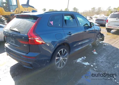 2024 Volvo Xc60 B5 Plus Dark Theme z USA, uszkodzony, nr VIN YV4L12RL8R1815070